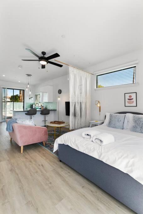 Large Studio Rooftop & Poolside - Walk To Old Town สก็อตส์เดล ภายนอก รูปภาพ