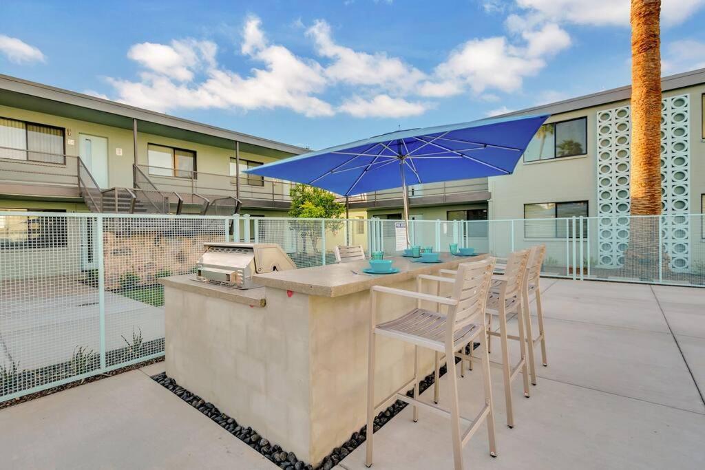 Large Studio Rooftop & Poolside - Walk To Old Town สก็อตส์เดล ภายนอก รูปภาพ