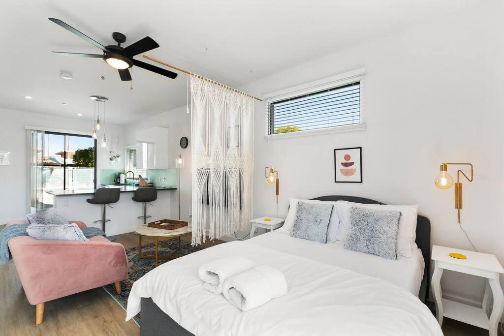 Large Studio Rooftop & Poolside - Walk To Old Town สก็อตส์เดล ภายนอก รูปภาพ